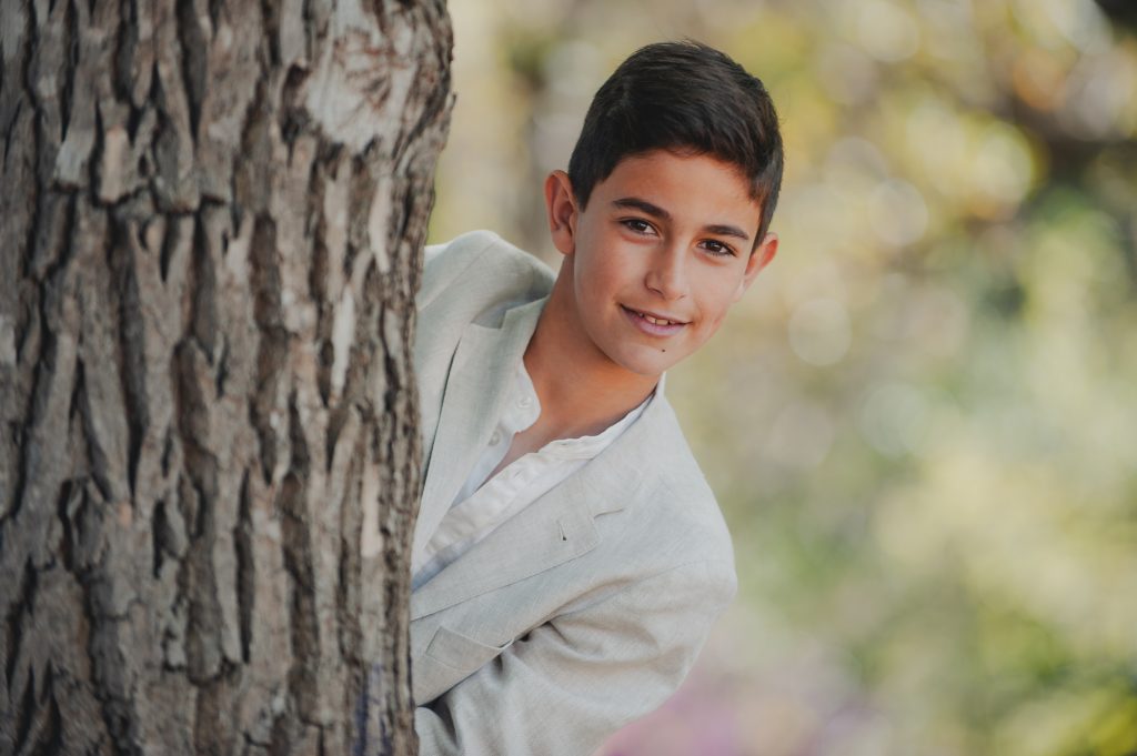Retrato de niño en sesión de comunión en Barcelona