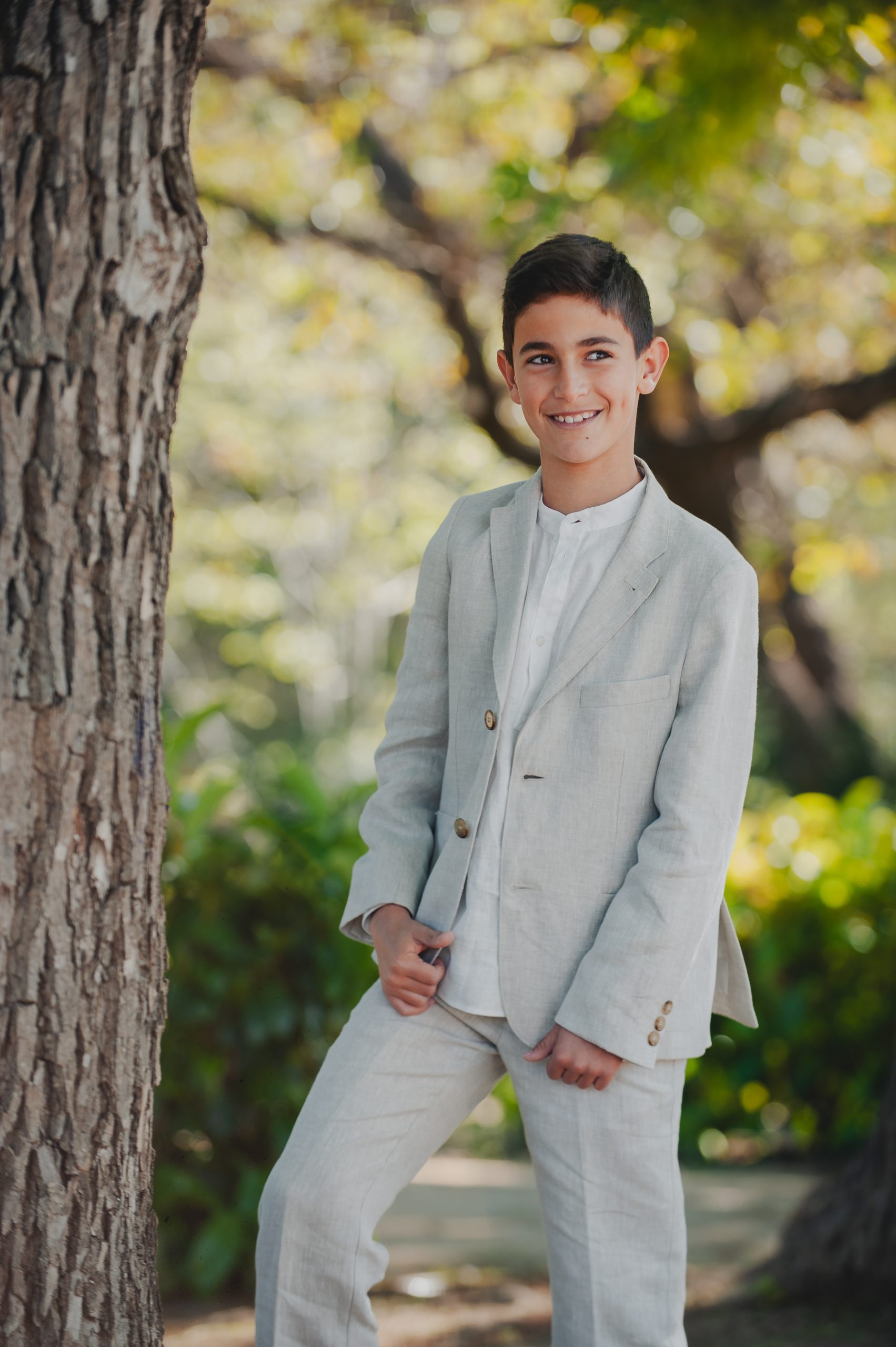 Sesión de comunión natural en exterior en Montjuïc