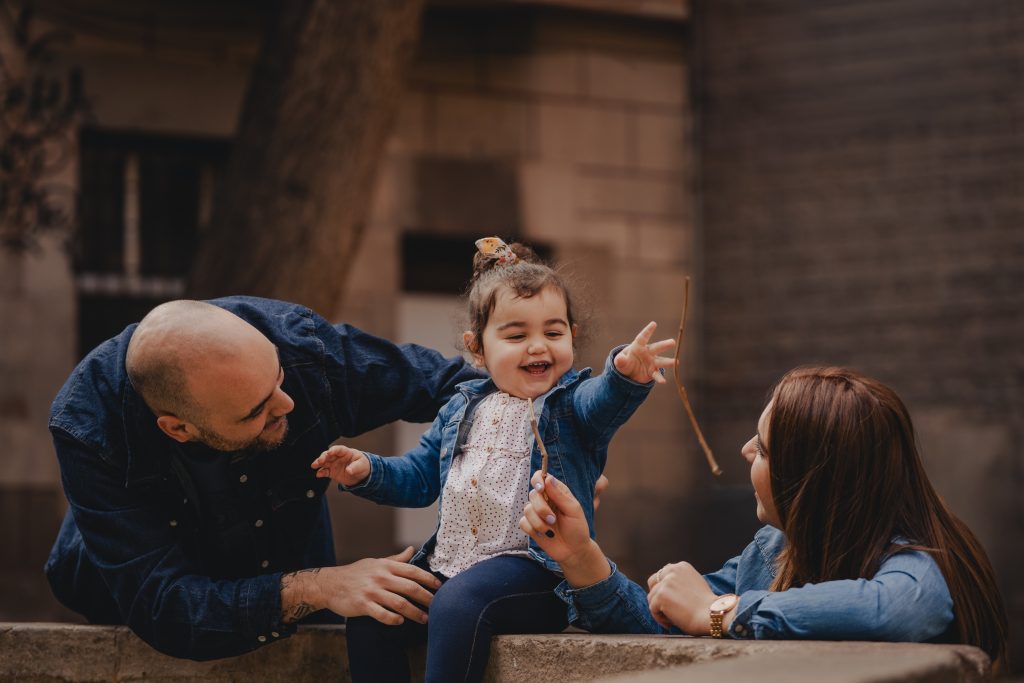 sesion familiar con niños barrio gotico barcelona
